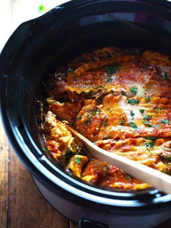 Super Easy Skinny Veggie Crockpot Lasagna - a handful of simple ingredients for a healthy family dinner. | https://vital-slim.today